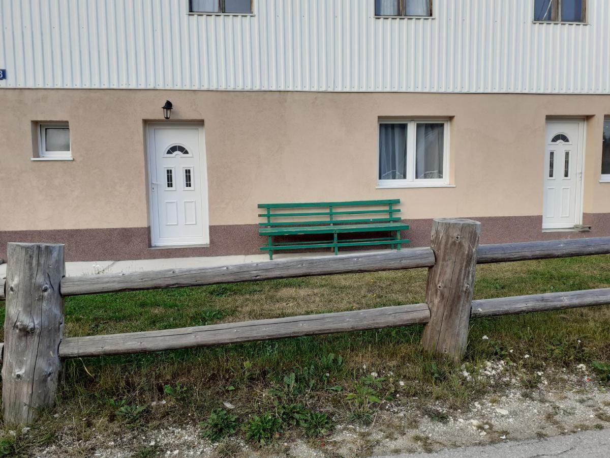 Apartmani Momcilo Žabljak Exteriör bild