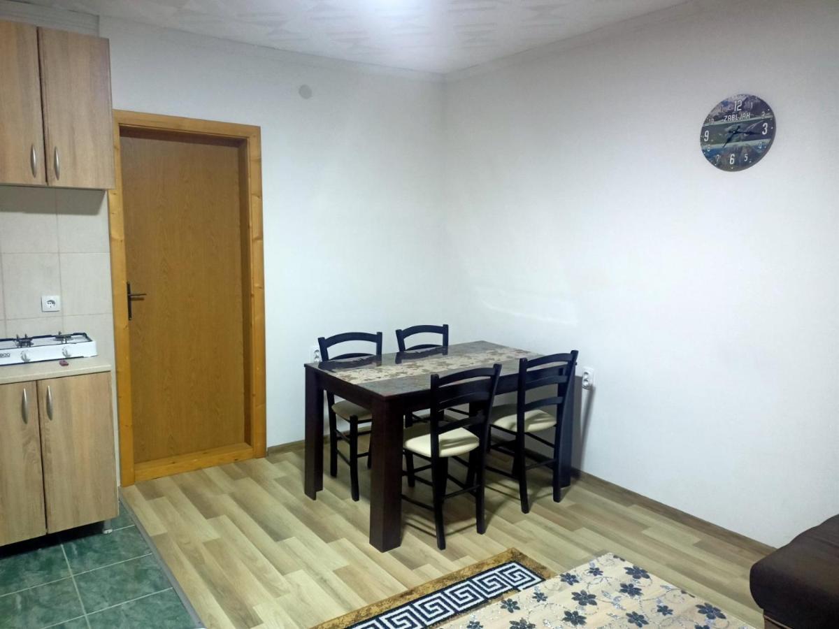 Apartmani Momcilo Žabljak Exteriör bild